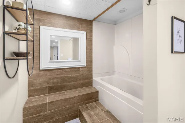 $630,000 | 250 Corvette Rose Lane, Jackson, MO 63755