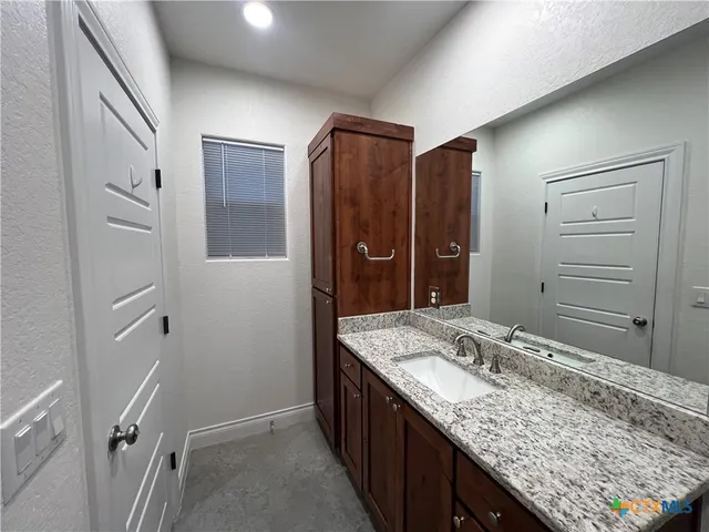 $1,995 | 274 Kerlick Lane, New Braunfels, TX 78130