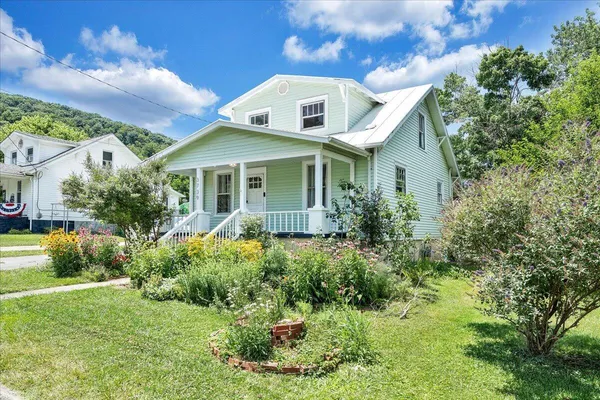 $210,000 | 3739 Melcher Street Southeast, Roanoke, VA 24014