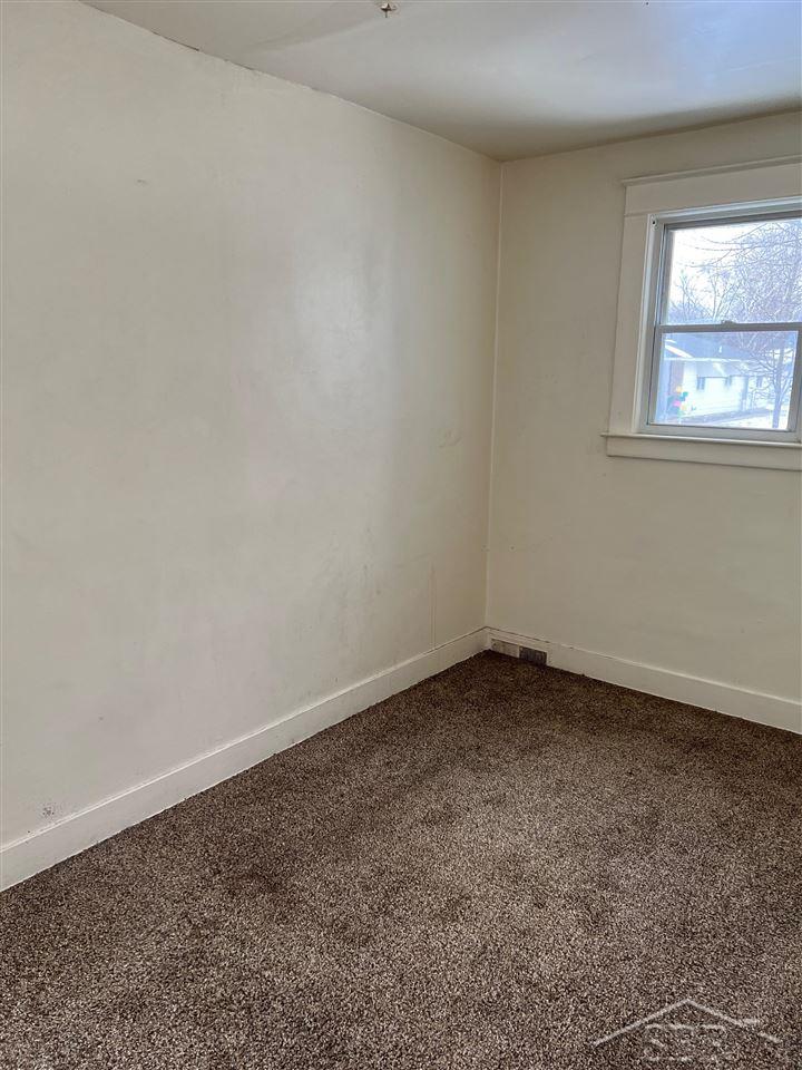 1018 South Hampton Street Bay City, MI 48708 - Photo 13 of 33 50063953-12.JPG