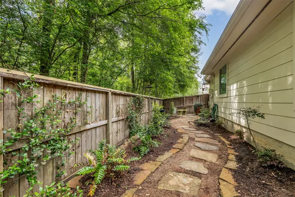 $425,000 | 3 Veranda Ridge Drive, The Woodlands, TX 77382