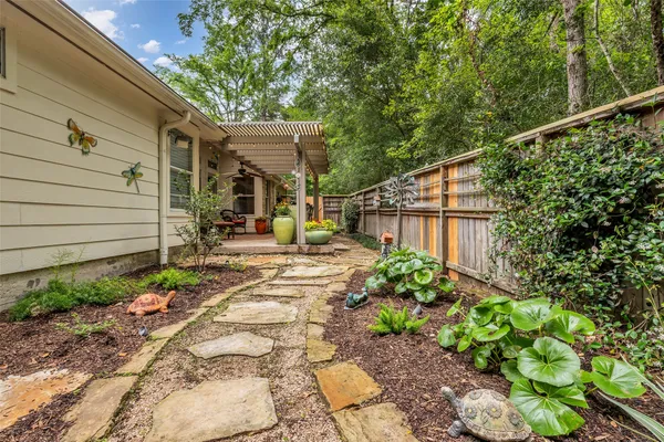 $425,000 | 3 Veranda Ridge Drive, The Woodlands, TX 77382