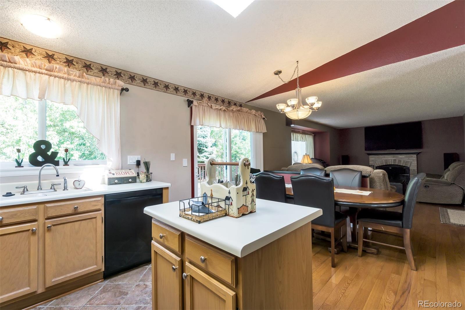 6347 Monterey Place Highlands Ranch, CO 80130 - Photo 7 of 25 Gallery Image 7