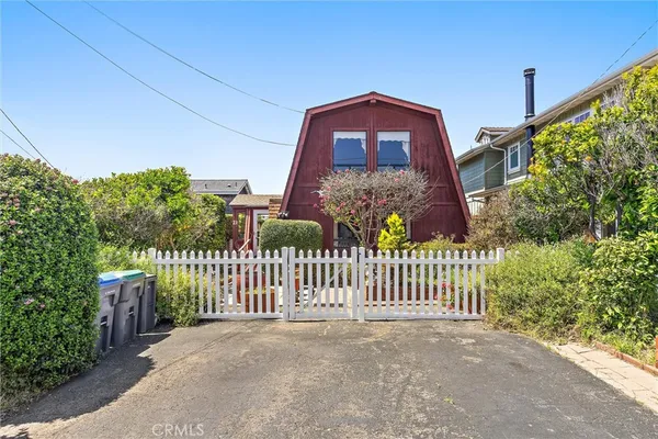 $1,395,000 | 21 12th Street, Cayucos, CA 93430