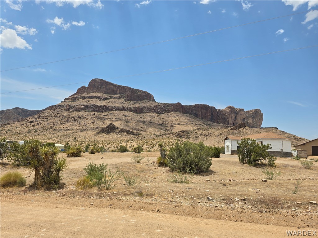 2098 Dewey Road Golden Valley, AZ 86413 - Photo 11 of 47 View