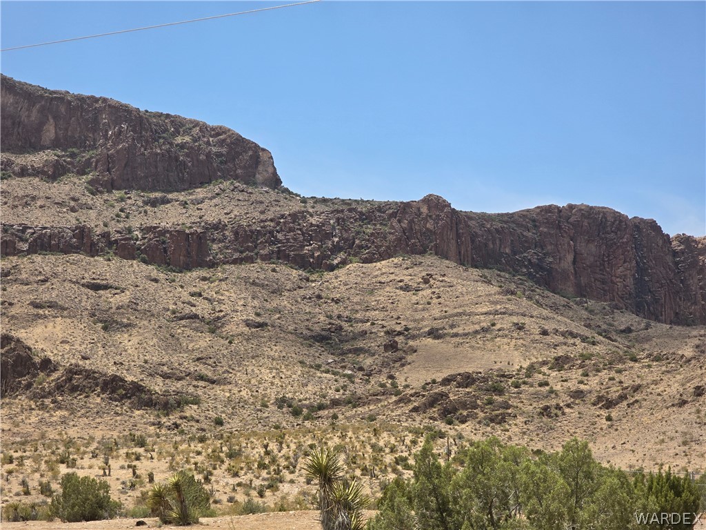 2098 Dewey Road Golden Valley, AZ 86413 - Photo 12 of 47 View