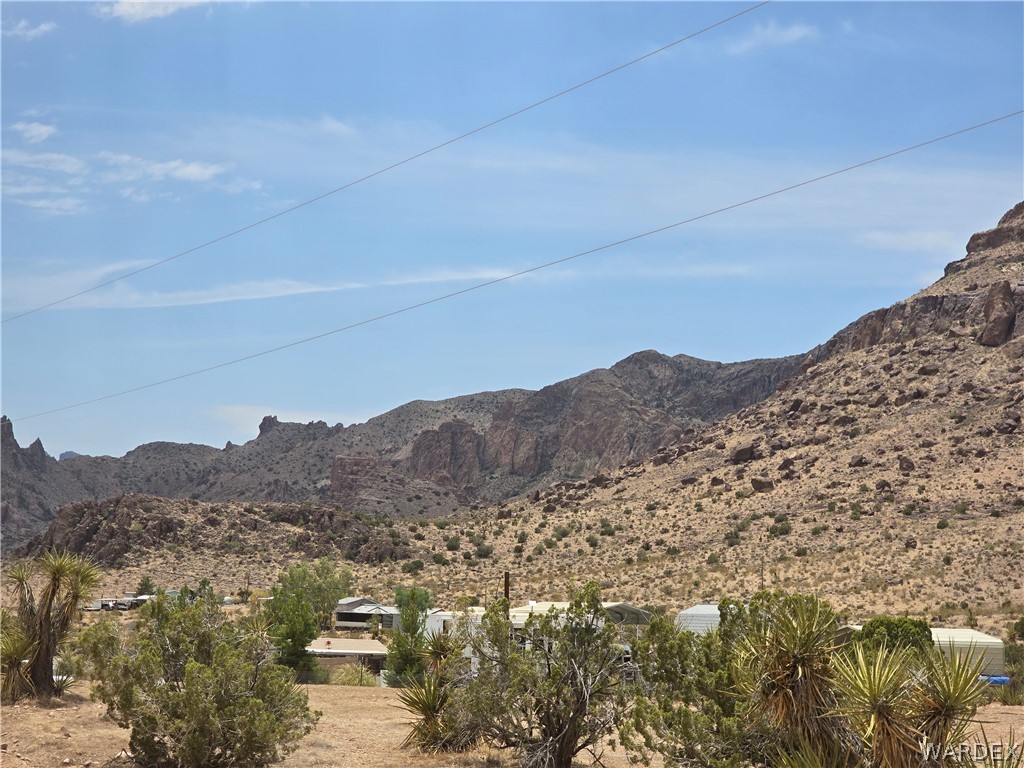 2098 Dewey Road Golden Valley, AZ 86413 - Photo 14 of 47 View