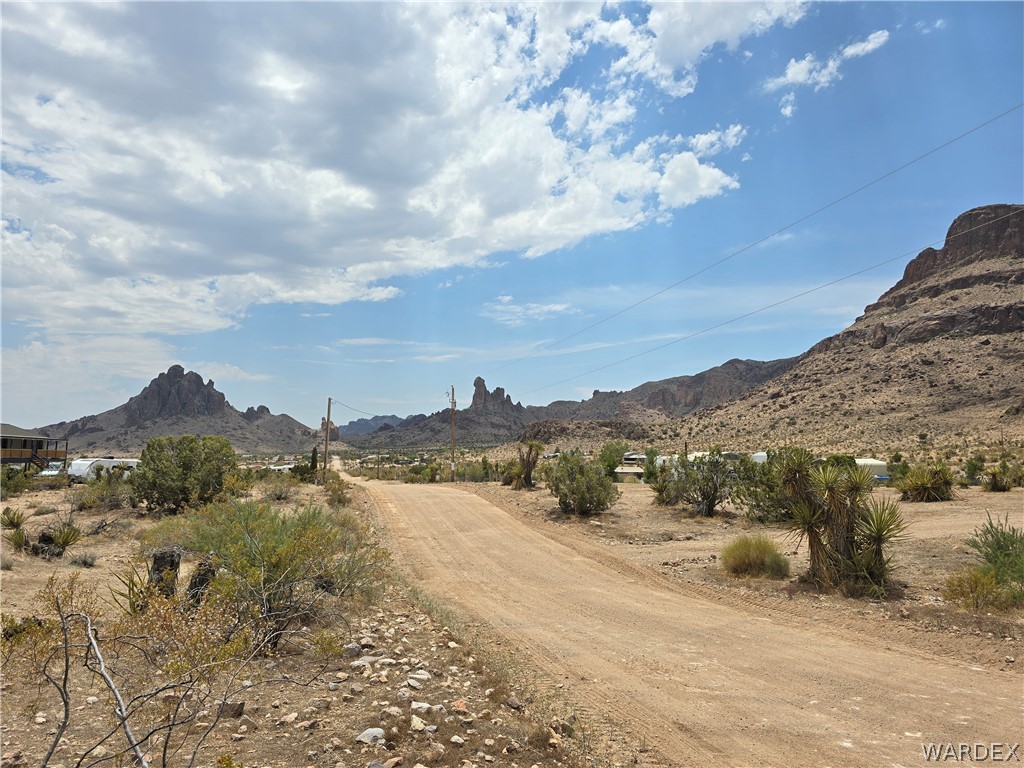 2098 Dewey Road Golden Valley, AZ 86413 - Photo 8 of 47 View