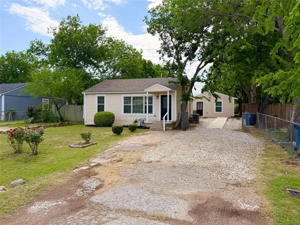 $1,595 | 1455 Honor Drive, DeSoto, TX 75115