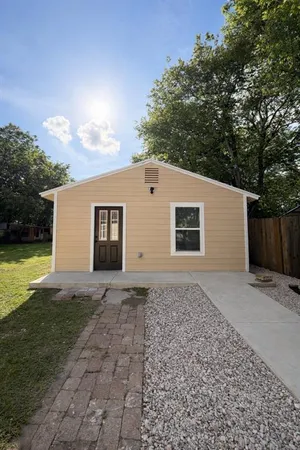 $1,595 | 1455 Honor Drive, DeSoto, TX 75115