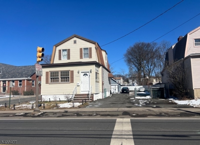 2485 Vauxhall Road Union, NJ 07083 - Photo 2 of 22