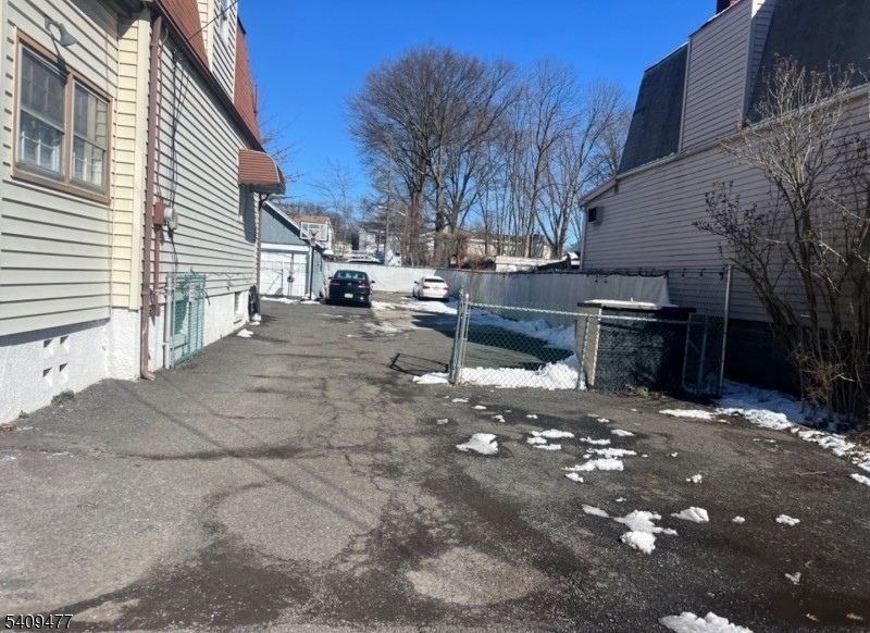 2485 Vauxhall Road Union, NJ 07083 - Photo 3 of 22