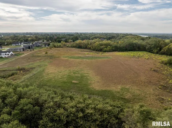 $950,000 | 400 Long Drive, Quincy, IL 62305