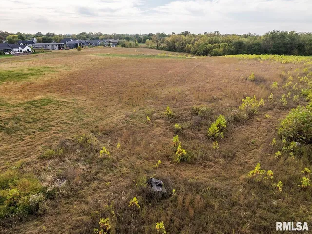 $950,000 | 400 Long Drive, Quincy, IL 62305