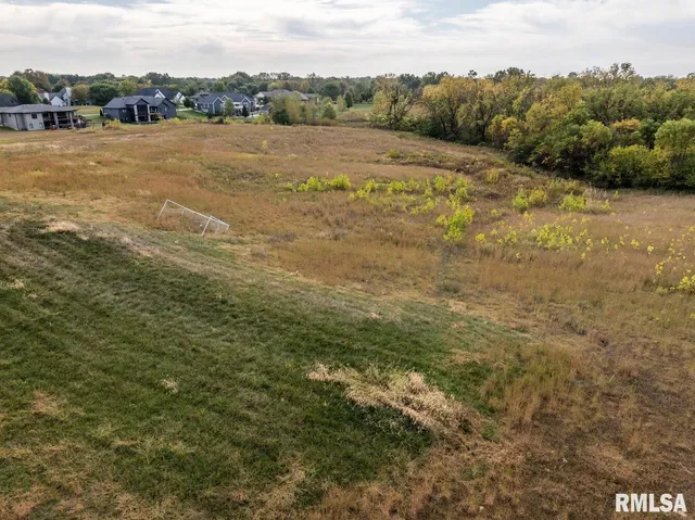 $950,000 | 400 Long Drive, Quincy, IL 62305