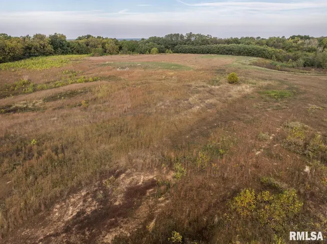 $950,000 | 400 Long Drive, Quincy, IL 62305