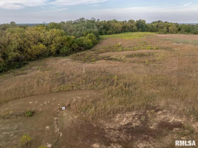 $950,000 | 400 Long Drive, Quincy, IL 62305