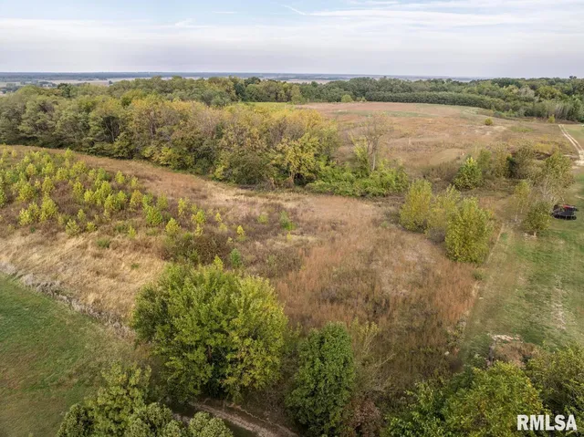 $950,000 | 400 Long Drive, Quincy, IL 62305