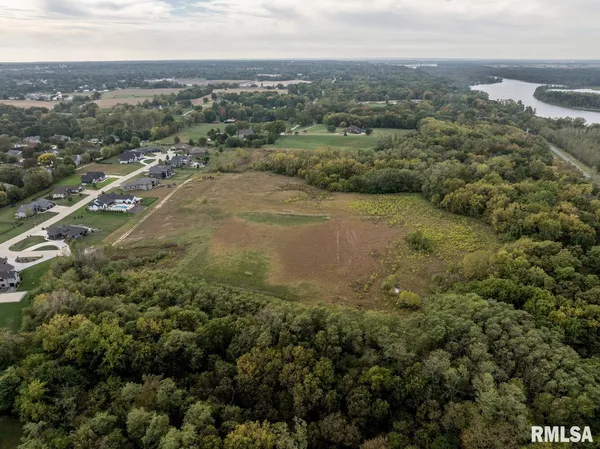 $950,000 | 400 Long Drive, Quincy, IL 62305