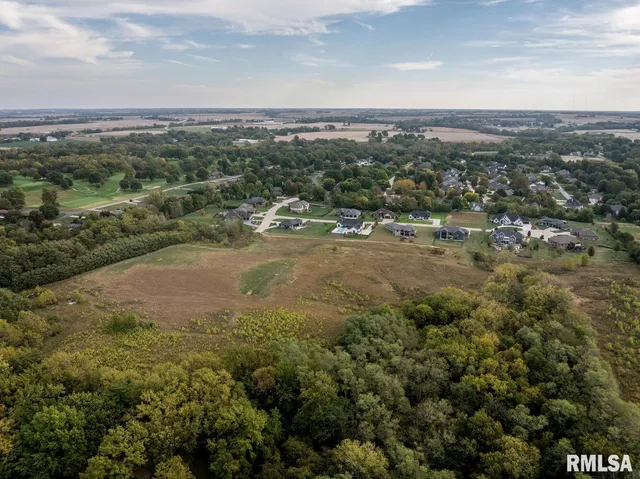 $950,000 | 400 Long Drive, Quincy, IL 62305