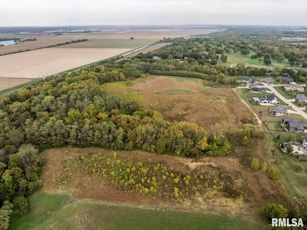 $950,000 | 400 Long Drive, Quincy, IL 62305