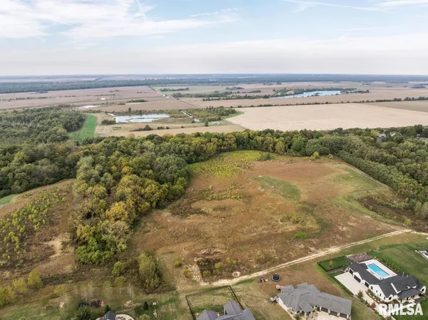 $950,000 | 400 Long Drive, Quincy, IL 62305