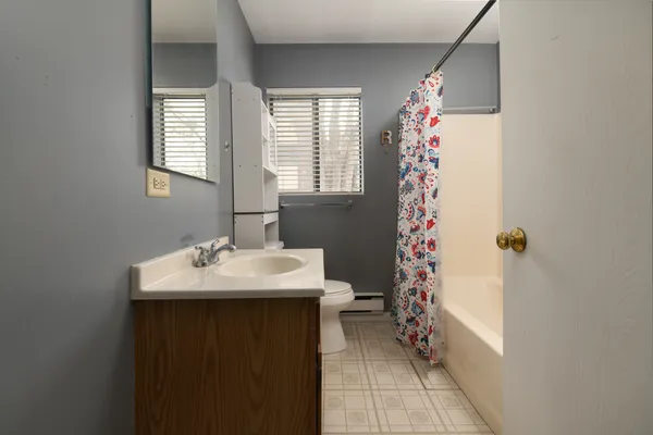 $1,750 | 425 Berkshire Drive, Unit 16, Crystal Lake, IL 60014