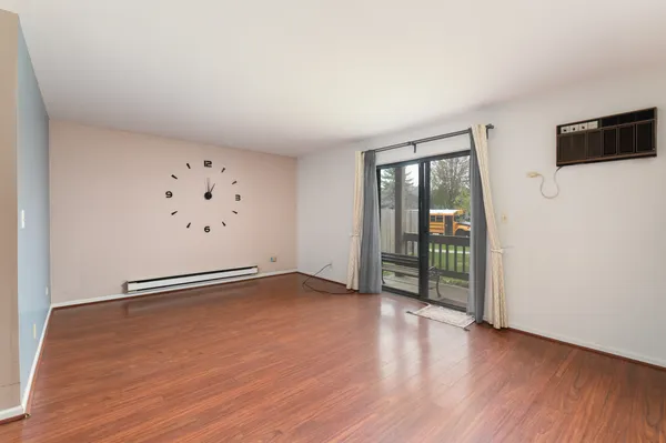 $1,750 | 425 Berkshire Drive, Unit 16, Crystal Lake, IL 60014