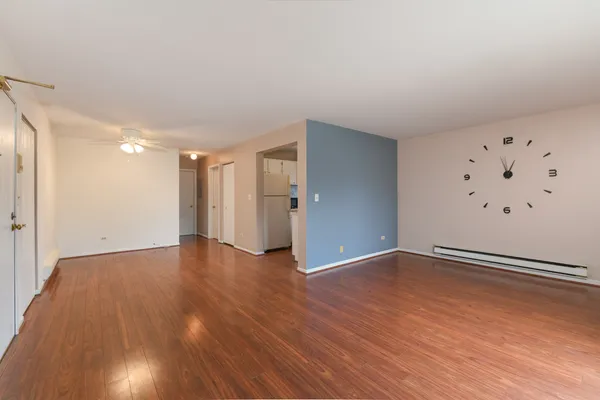 $1,750 | 425 Berkshire Drive, Unit 16, Crystal Lake, IL 60014