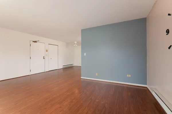$1,750 | 425 Berkshire Drive, Unit 16, Crystal Lake, IL 60014