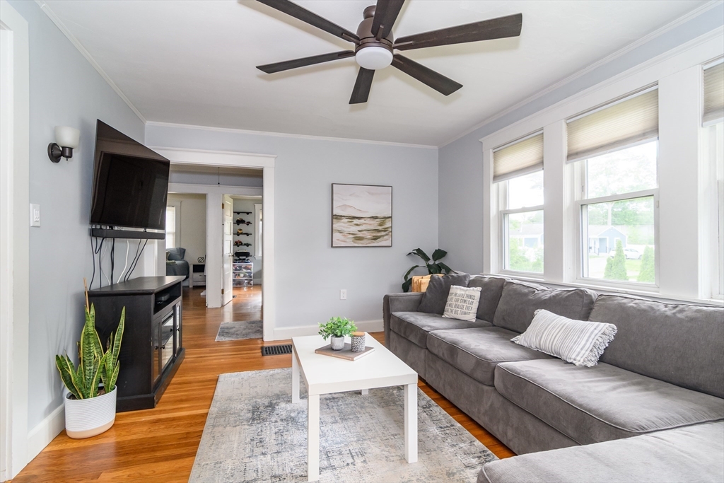 18 Hammond Road Natick, MA 01760 - Photo 10 of 23