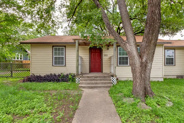 $2,050 | 913 East 53rd 1/2 Street, Unit B, Austin, TX 78751