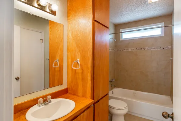 $2,050 | 913 East 53rd 1/2 Street, Unit B, Austin, TX 78751