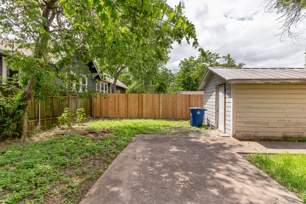 $2,050 | 913 East 53rd 1/2 Street, Unit B, Austin, TX 78751