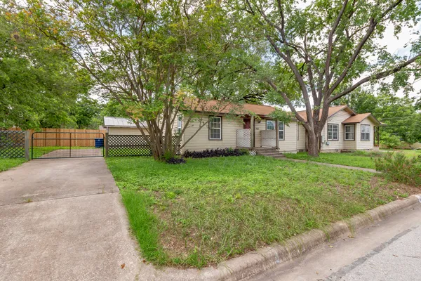 $2,050 | 913 East 53rd 1/2 Street, Unit B, Austin, TX 78751