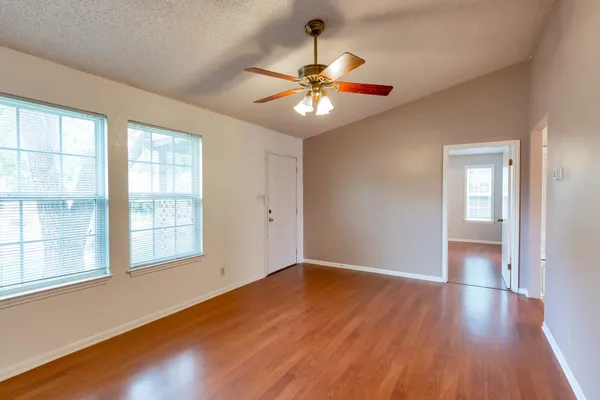 $2,050 | 913 East 53rd 1/2 Street, Unit B, Austin, TX 78751