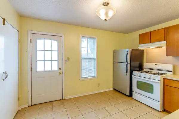 $2,050 | 913 East 53rd 1/2 Street, Unit B, Austin, TX 78751