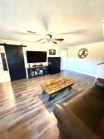 a view of entryway with a rug