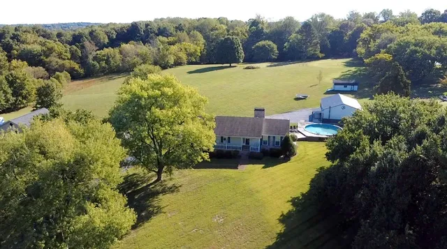 $595,500 | 356 Lee Road, Cottontown, TN 37048