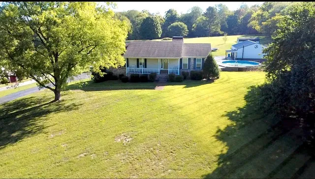 $595,500 | 356 Lee Road, Cottontown, TN 37048