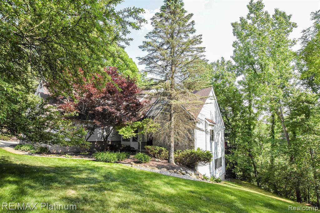 7976 Lee Road Brighton, MI 48116 - Photo 47 of 54