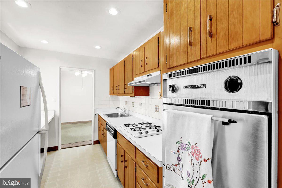 1517 Hill Road, Unit 5G Reading, PA 19602 - Photo 12 of 20 Gallery Image 12