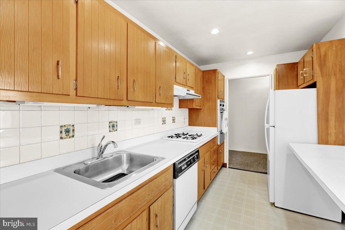 1517 Hill Road, Unit 5G Reading, PA 19602 - Photo 13 of 20 Gallery Image 13