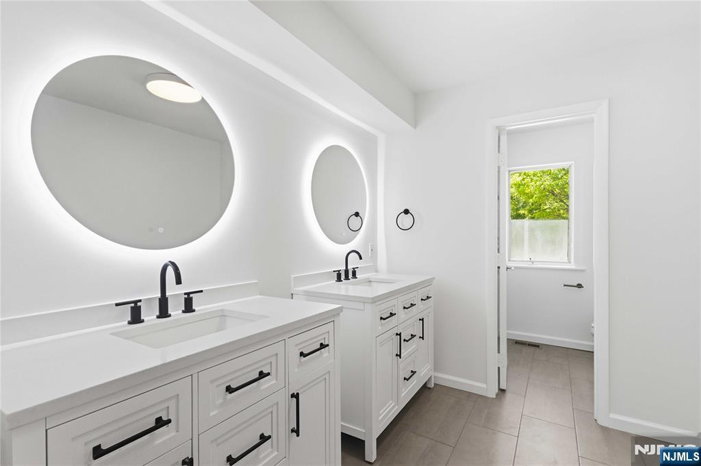 131 Haase Avenue Paramus, NJ 07652 - Photo 18 of 50