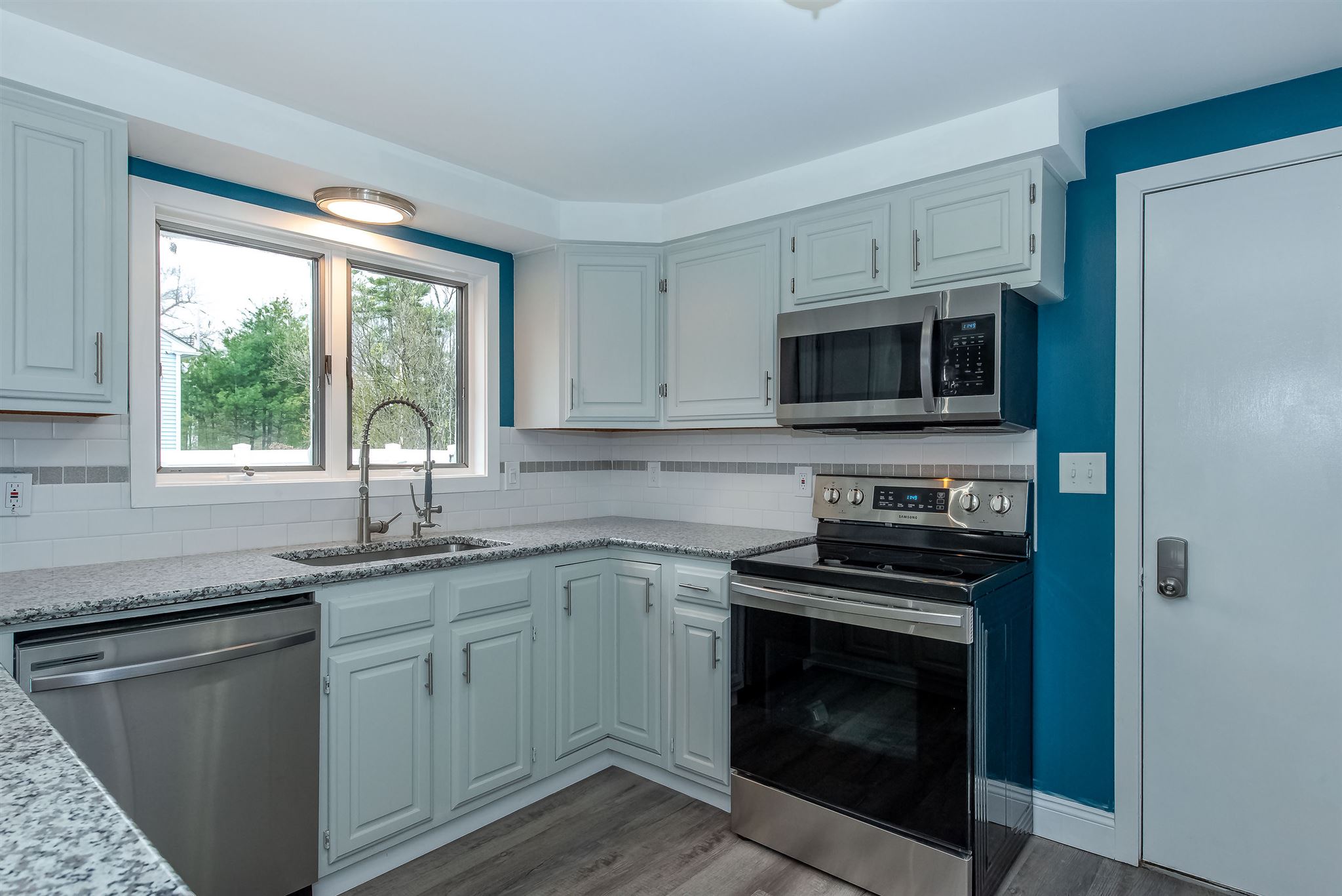 265 Eastern Avenue Rochester, NH 03867 - Photo 15 of 32