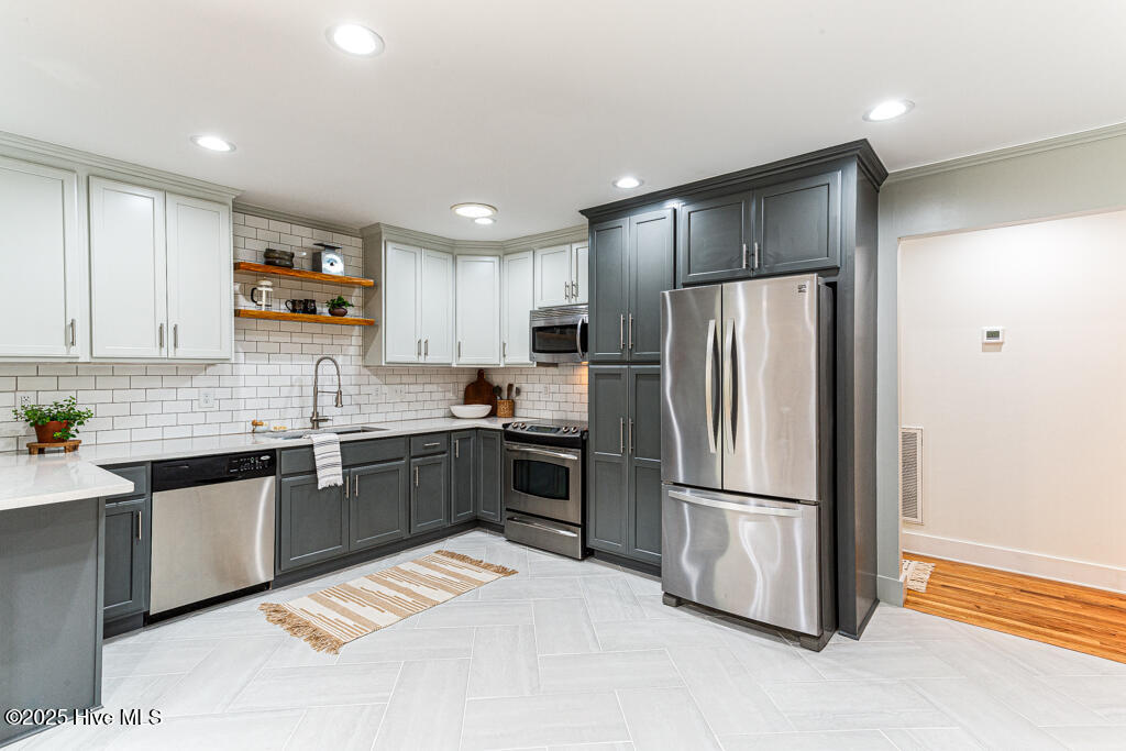 1369 Linden Road Aberdeen, NC 28315 - Photo 10 of 32 Kitchen