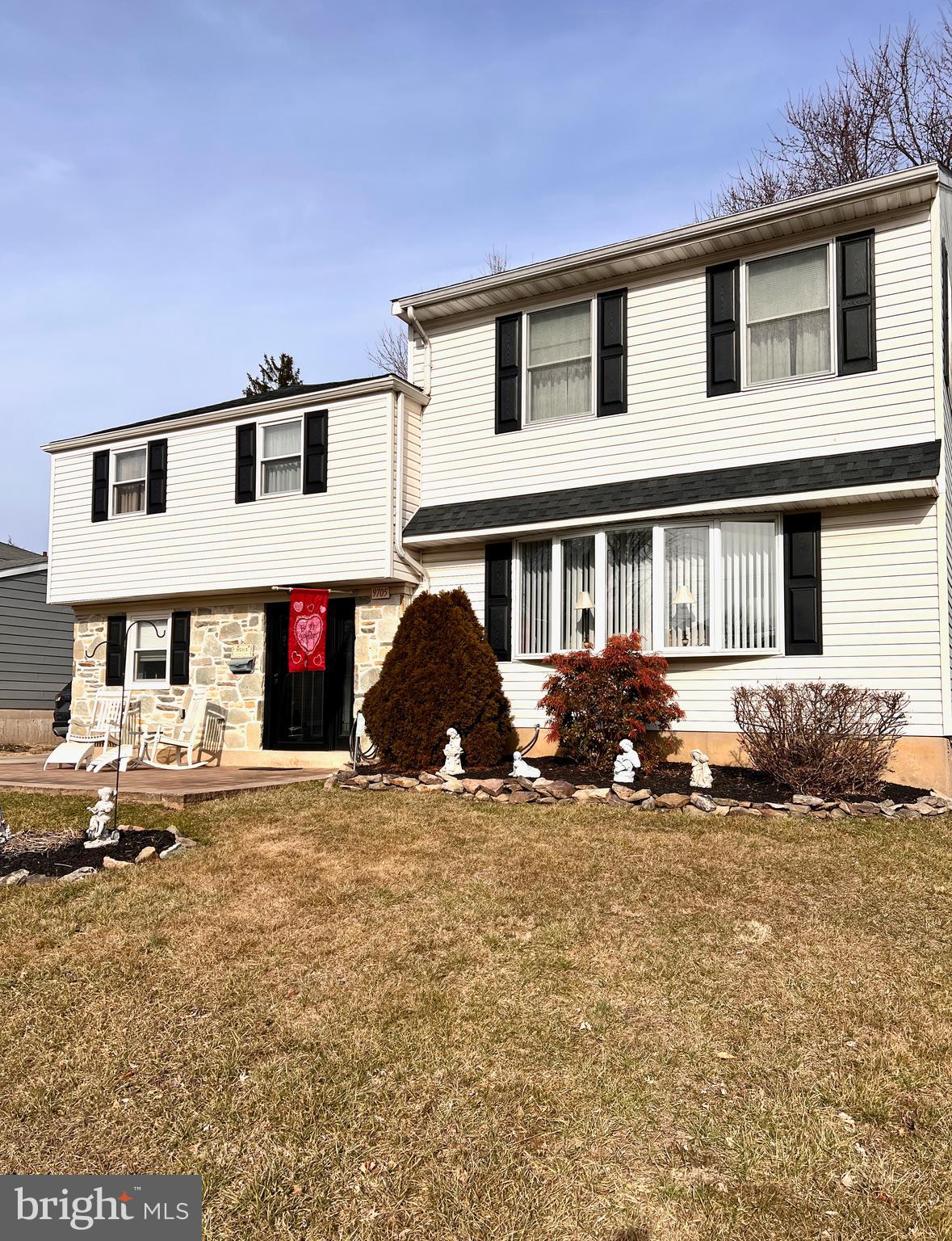 9705 Glenhope Road Philadelphia, PA 19115 - Photo 2 of 27 Gallery Image 2
