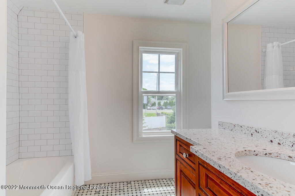 2208 Herbertsville Road Point Pleasant, NJ 08742 - Photo 14 of 20 BAHTROOM