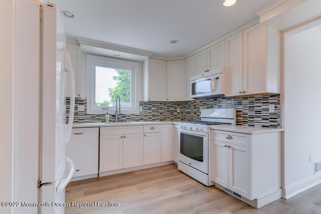 2208 Herbertsville Road Point Pleasant, NJ 08742 - Photo 5 of 20 KITCHEN