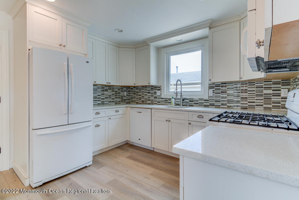 2208 Herbertsville Road Point Pleasant, NJ 08742 - Photo 6 of 20 KITCHEN